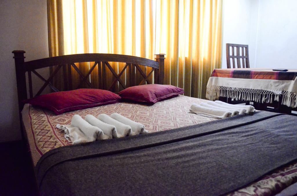 Yoho Mount Waves Hotel Коломбо Стая снимка